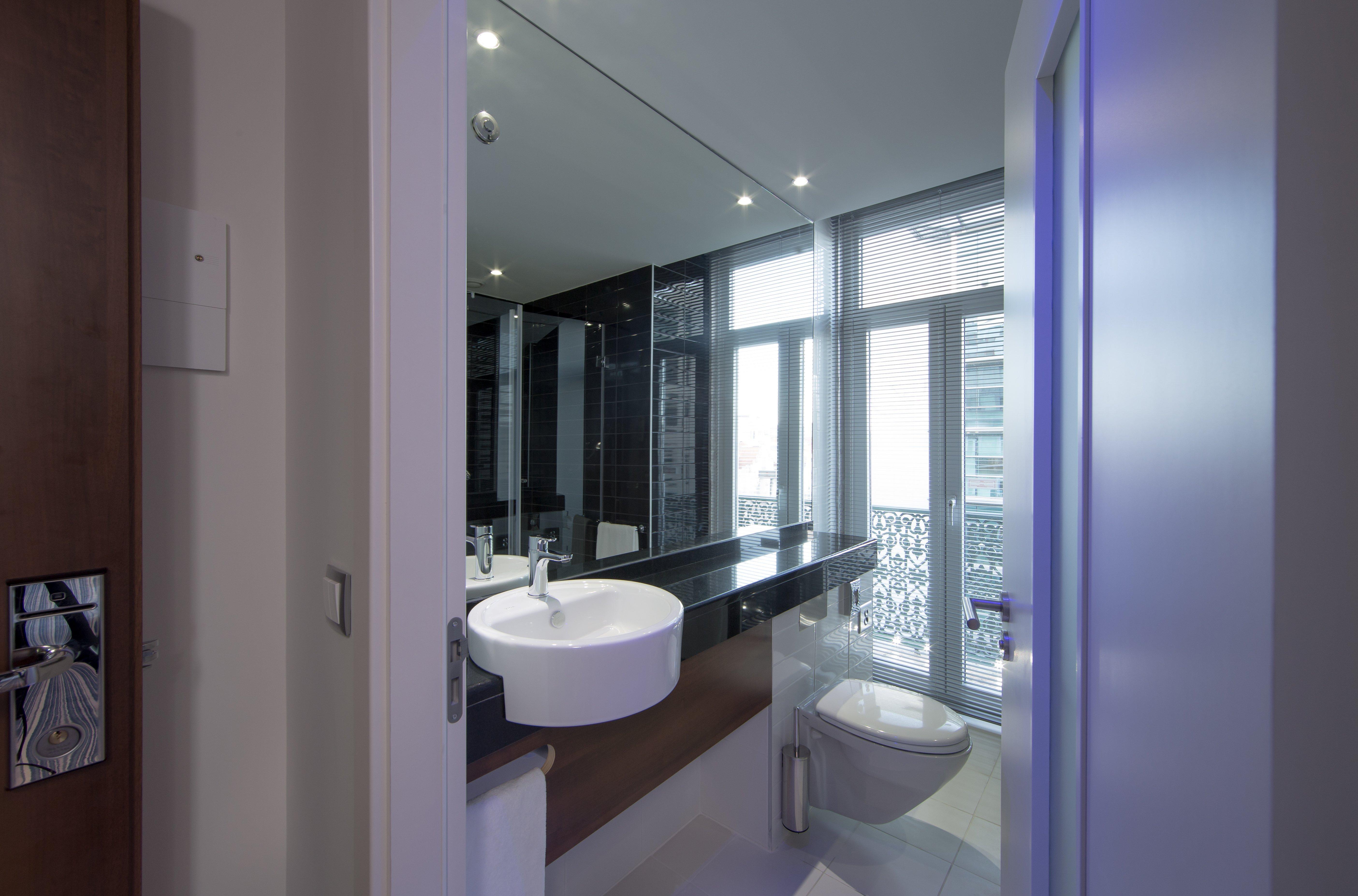 Holiday Inn Express Lisboa - Av. Liberdade By Ihg Exterior photo